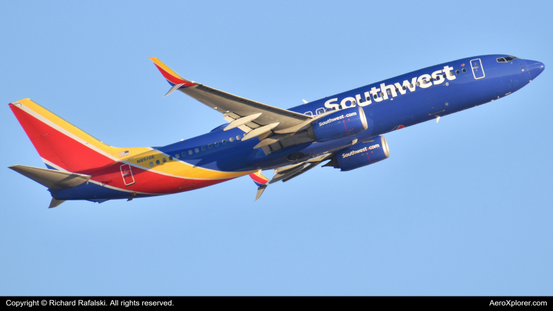 Photo of N8510E - Southwest Airlines Boeing 737-800 at PHX on AeroXplorer Aviation Database