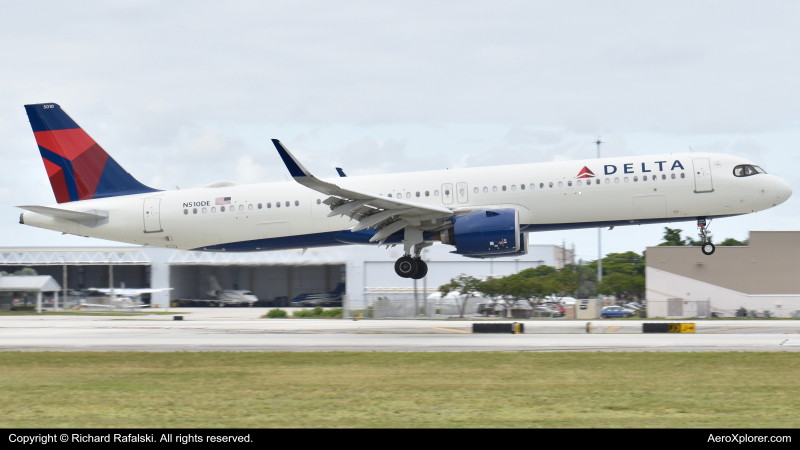 Photo of N510DE - Delta Airlines Airbus A321NEO at FLL on AeroXplorer Aviation Database