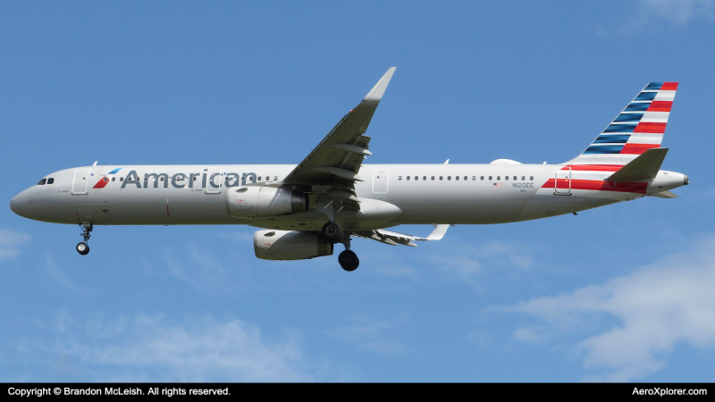 Photo of N120EE - American Airlines Airbus A321-200 at MCO on AeroXplorer Aviation Database
