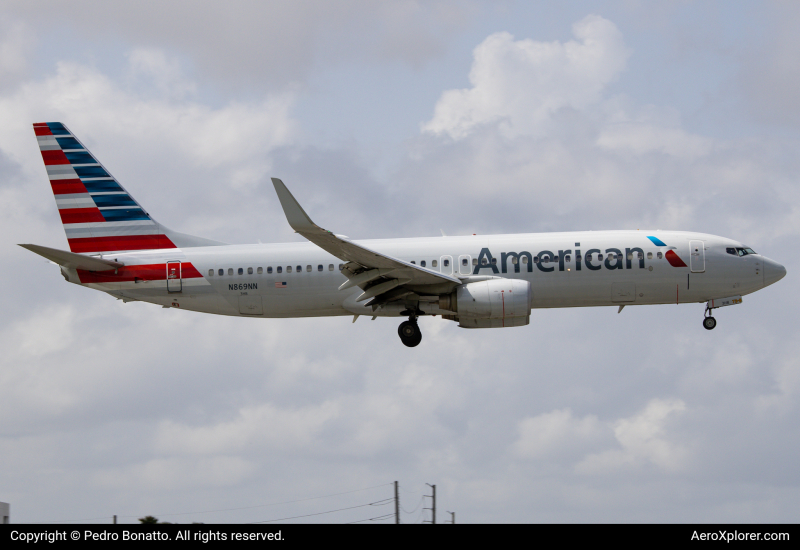 Photo of N869NN - American Airlines Boeing 737-800 at MIA on AeroXplorer Aviation Database