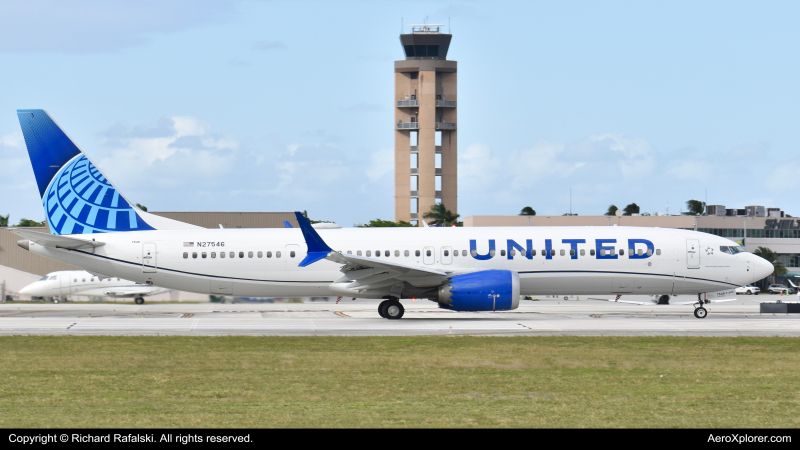 Photo of N27546 - United Airlines Boeing 737 MAX 9 at FLL on AeroXplorer Aviation Database