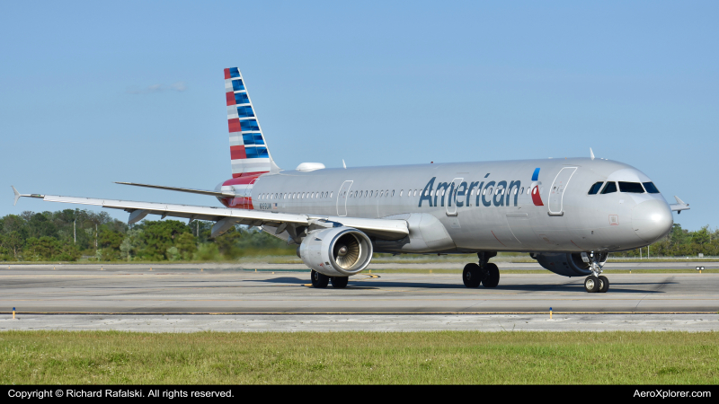 Photo of N169UW - American Airlines Airbus A321-200 at MCO on AeroXplorer Aviation Database