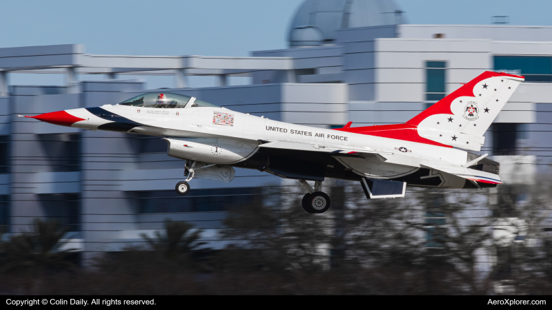 Photo of THUNDERBIRD 1 - USAF - United States Air Force General Dynamics F-16 Fighting Falcon at DAB on AeroXplorer Aviation Database