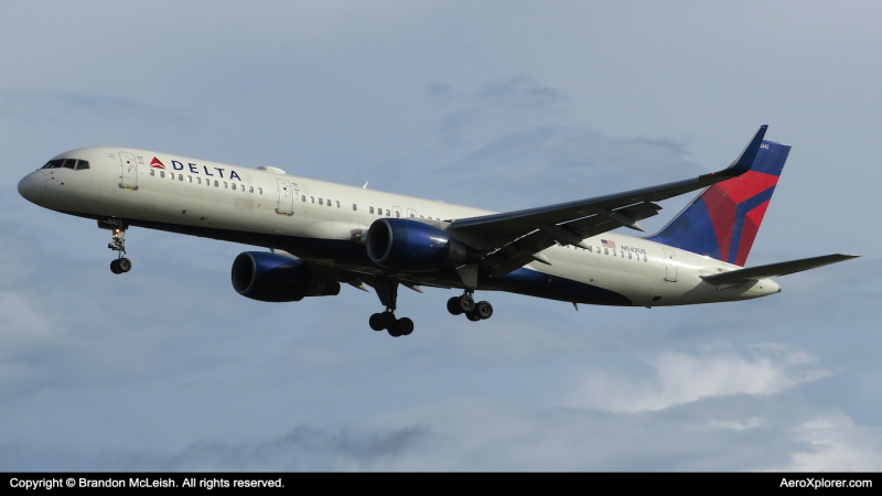 Photo of N542US - Delta Airlines Boeing 757-200 at DAB on AeroXplorer Aviation Database