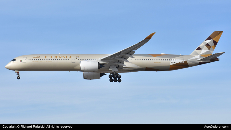 Photo of A6-XWF - Etihad Airways Airbus A350-1000 at ORD on AeroXplorer Aviation Database