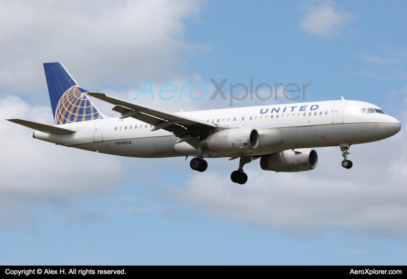Photo of N440UA - United Airlines Airbus A320 at BDL on AeroXplorer Aviation Database