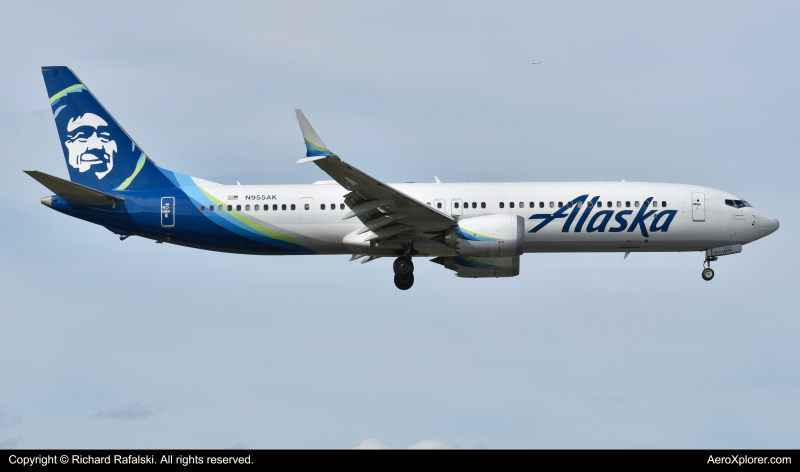 Photo of N955AK - Alaska Airlines Boeing 737 MAX 9 at MIA on AeroXplorer Aviation Database
