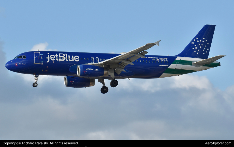 Photo of N531JL - JetBlue Airways Airbus A320 at FLL on AeroXplorer Aviation Database