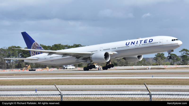 Photo of N2737U - United Airlines Boeing 777-300ER at MCO on AeroXplorer Aviation Database