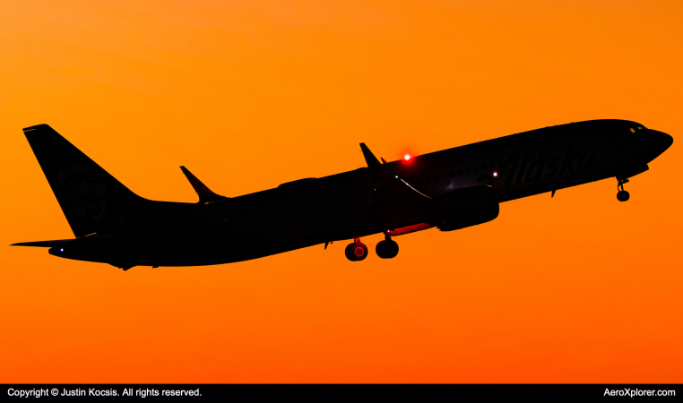 Photo of N977AK - Alaska Airlines Boeing 737 MAX 9 at TPA on AeroXplorer Aviation Database