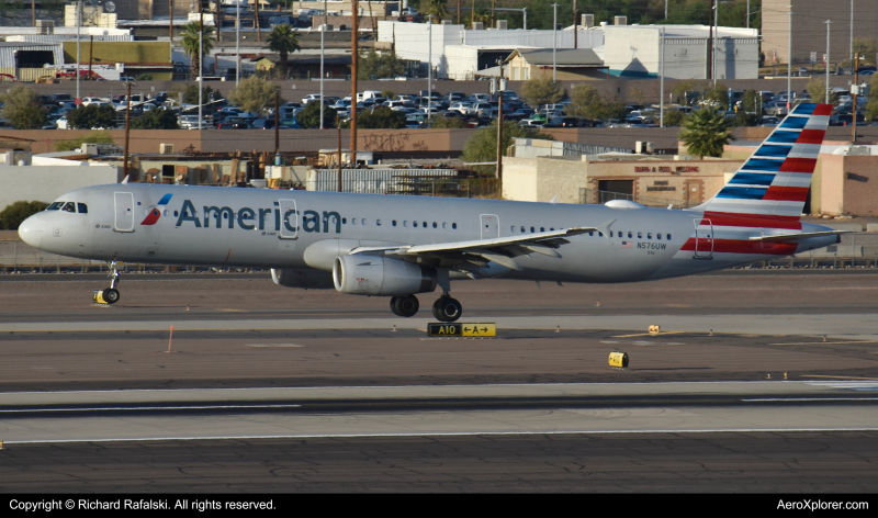 Photo of N576UW - American Airlines Airbus A321-200 at PHX on AeroXplorer Aviation Database