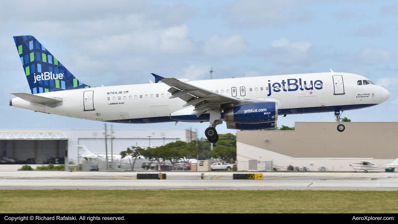 Photo of N784JB - JetBlue Airways Airbus A320 at FLL on AeroXplorer Aviation Database