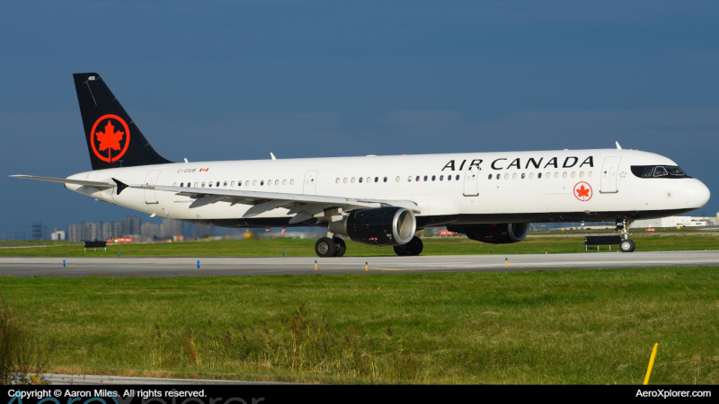 Photo of C-GIUB - Air Canada Airbus A321-200 at YYZ on AeroXplorer Aviation Database