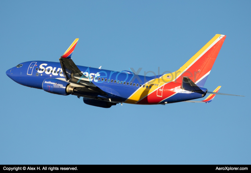 Photo of N934WN - Southwest Airlines Boeing 737-700 at MHT on AeroXplorer Aviation Database
