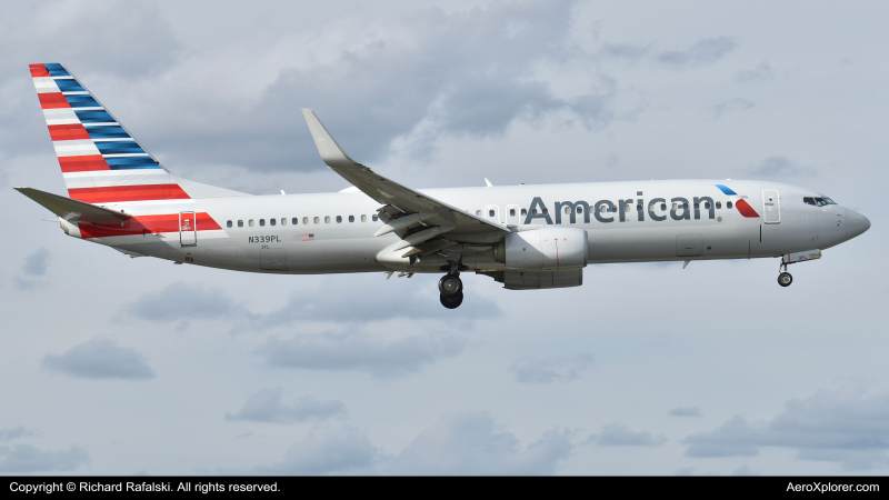 Photo of N339PL - American Airlines Boeing 737-800 at MIA on AeroXplorer Aviation Database