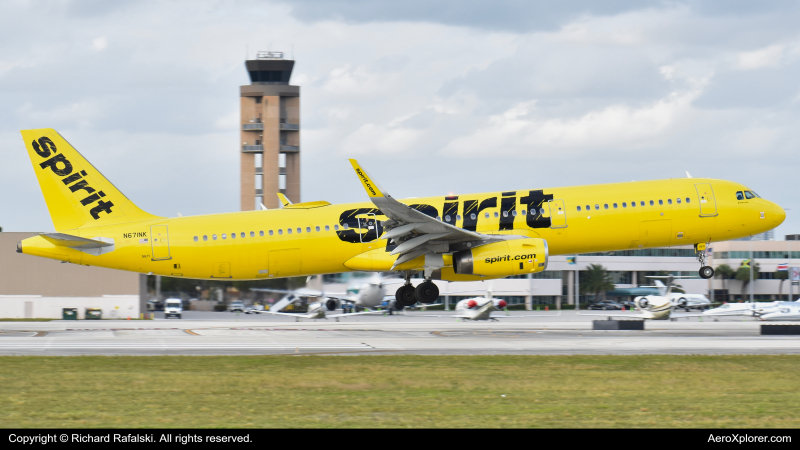 Photo of N671NK - Spirit Airlines Airbus A321-200 at FLL on AeroXplorer Aviation Database