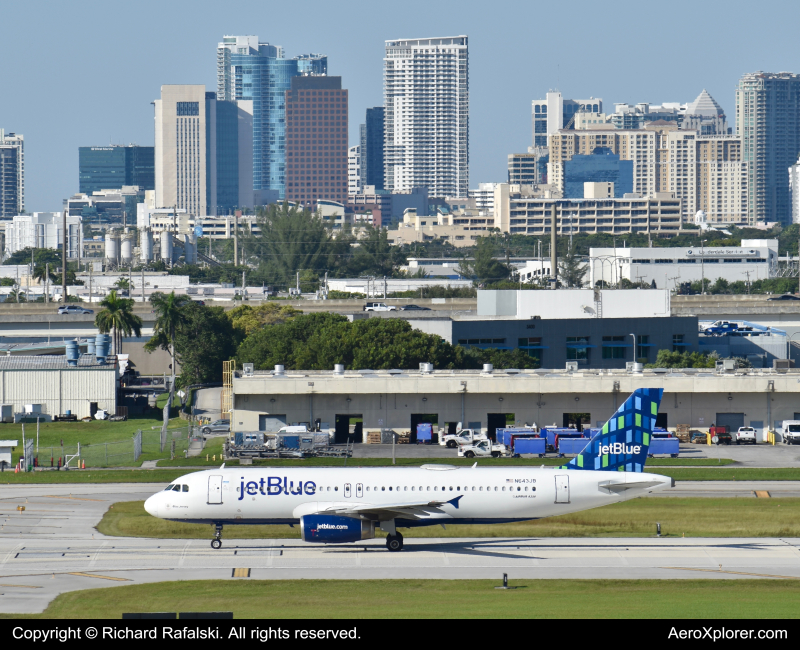 Photo of N643JB - JetBlue Airways Airbus A320 at FLL on AeroXplorer Aviation Database
