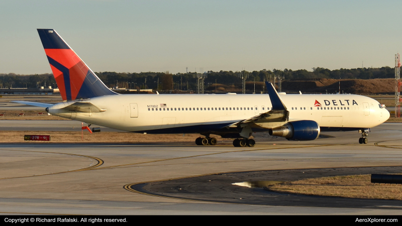 Photo of N178DZ - Delta Airlines Boeing 767-300ER at ATL on AeroXplorer Aviation Database