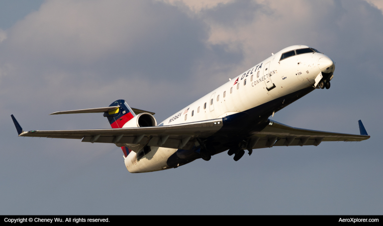 Photo of N938EV - Delta Connection Mitsubishi CRJ-200 at DTW on AeroXplorer Aviation Database