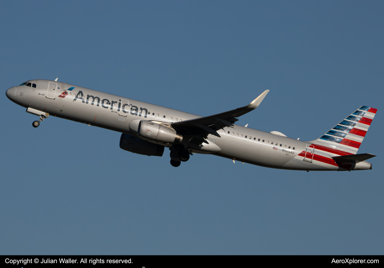 Photo of N905AU - American Airlines Airbus A321-200 at CLT on AeroXplorer Aviation Database