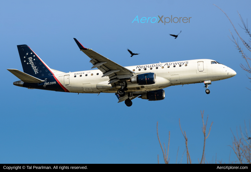 Photo of N401YX - Republic Airways Embraer E175 at DCA on AeroXplorer Aviation Database