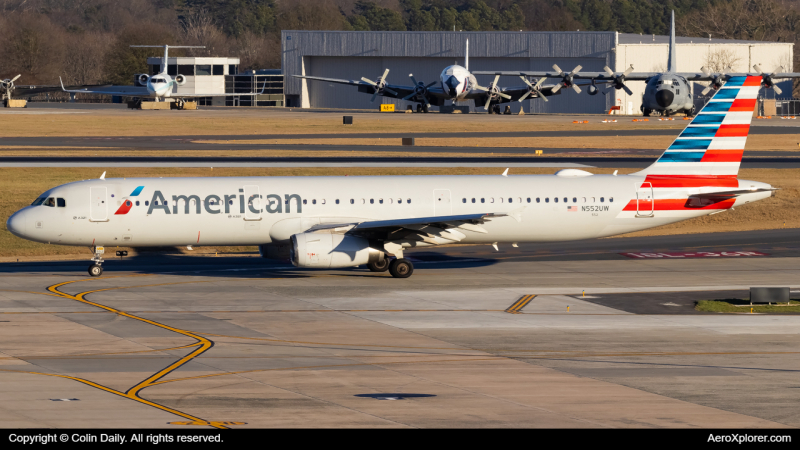 Photo of N552UW - American Airlines Airbus A321-200 at CLT on AeroXplorer Aviation Database