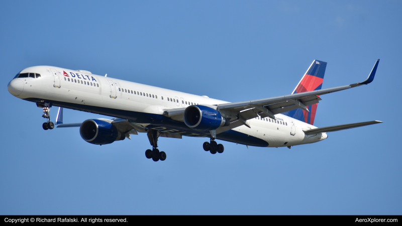 Photo of N594NW - Delta Airlines Boeing 757-300 at MCO on AeroXplorer Aviation Database