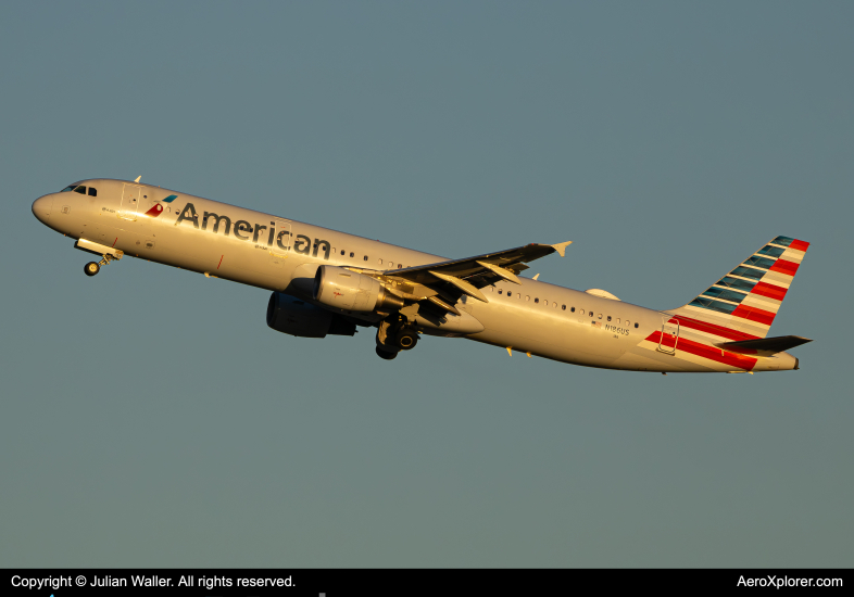 Photo of N186US - American Airlines Airbus A321-200 at CLT on AeroXplorer Aviation Database