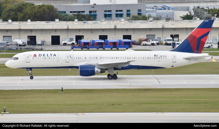 Photo of N6716C - Delta Airlines Boeing 757-200 at FLL on AeroXplorer Aviation Database