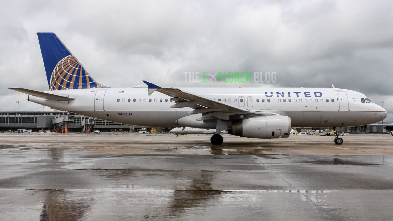 Photo of N422UA - United Airlines Airbus A320 at IAD on AeroXplorer Aviation Database