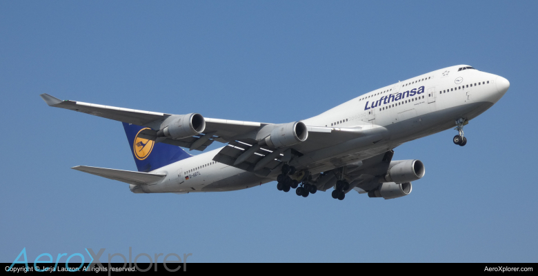 Photo of D-ABTL - Lufthansa Boeing 747-400 at YYZ on AeroXplorer Aviation Database