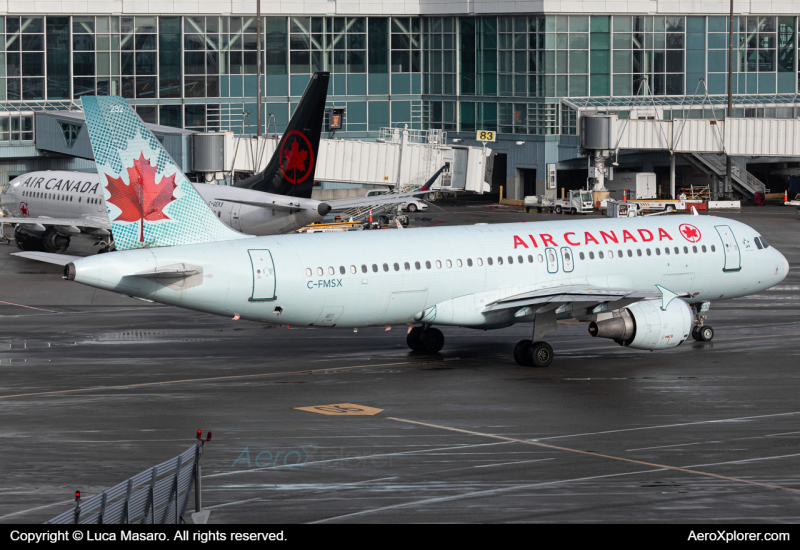 Photo of C-FMSX - Air Canada Airbus A320 at CYVR on AeroXplorer Aviation Database