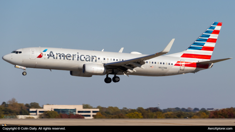 Photo of N927NN - American Airlines Boeing 737-800 at CLT on AeroXplorer Aviation Database