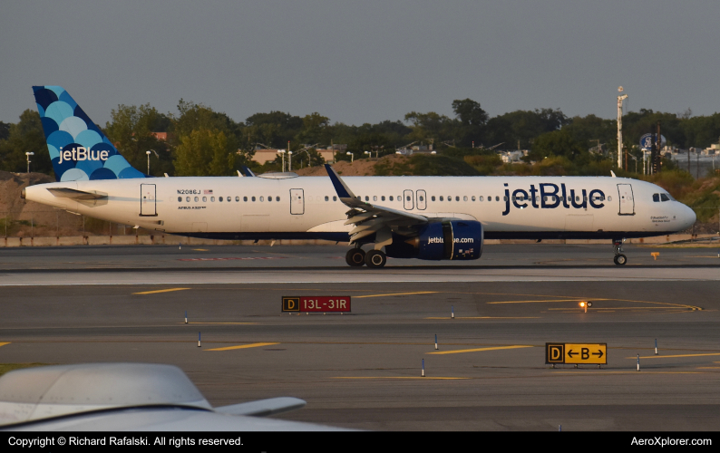 Photo of N2086J - JetBlue Airways Airbus A321NEO at JFK on AeroXplorer Aviation Database