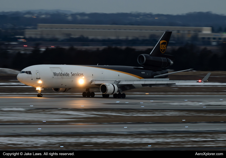 Photo of N273UP - United Parcel Service McDonnell Douglas MD-11F at IAD on AeroXplorer Aviation Database