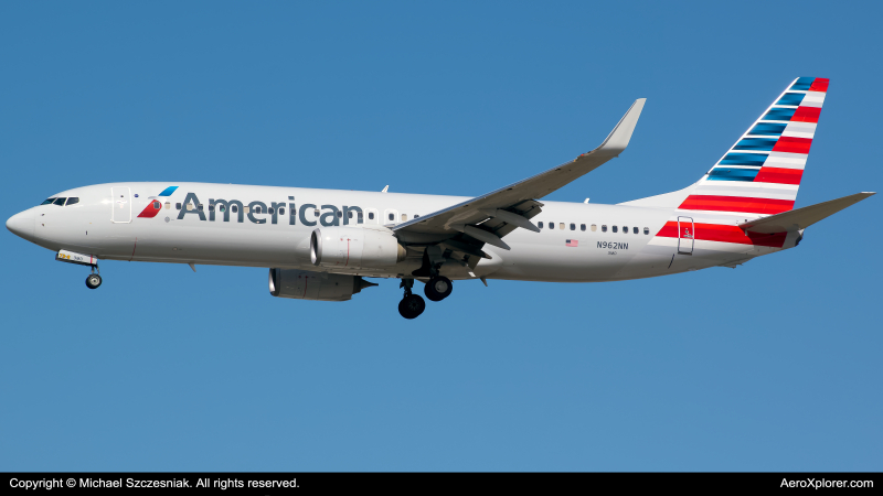 Photo of N962NN - American Airlines Boeing 737-800 at ORD on AeroXplorer Aviation Database