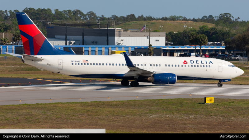 Photo of N3741S - Delta Airlines Boeing 737-800 at DAB on AeroXplorer Aviation Database