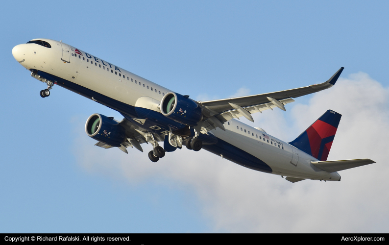 Photo of N574DT - Delta Airlines Airbus A321NEO at FLL on AeroXplorer Aviation Database