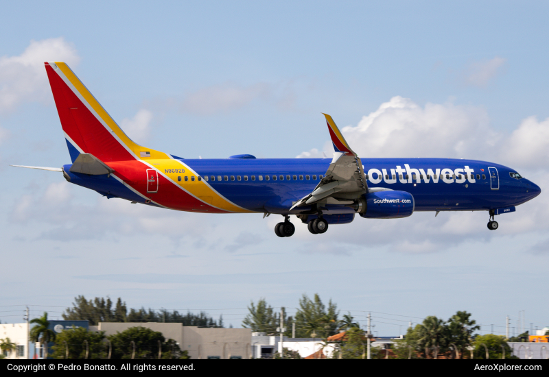 Photo of N8682B - Southwest Airlines Boeing 737-800 at MIA on AeroXplorer Aviation Database