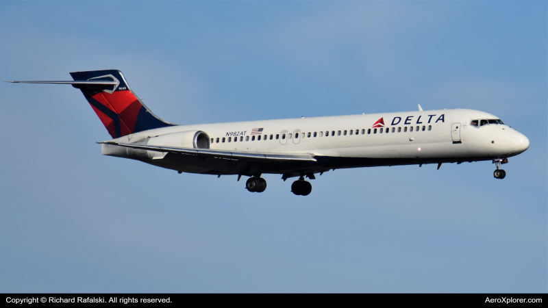 Photo of N982AT - Delta Airlines Boeing 717-200 at ATL on AeroXplorer Aviation Database