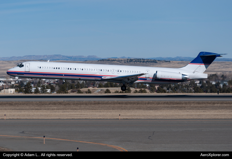 Photo of N682RW - PRIVATE McDonnell Douglas MD-80 at BIL on AeroXplorer Aviation Database