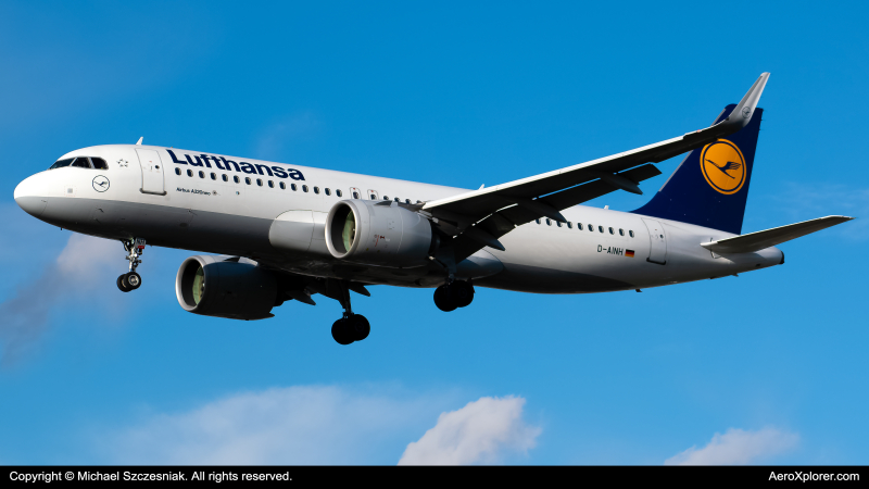 Photo of D-AINH - Lufthansa Airbus A320NEO at LHR on AeroXplorer Aviation Database