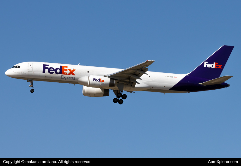 Photo of N962FD - FedEx Boeing 757-200F at BOI on AeroXplorer Aviation Database