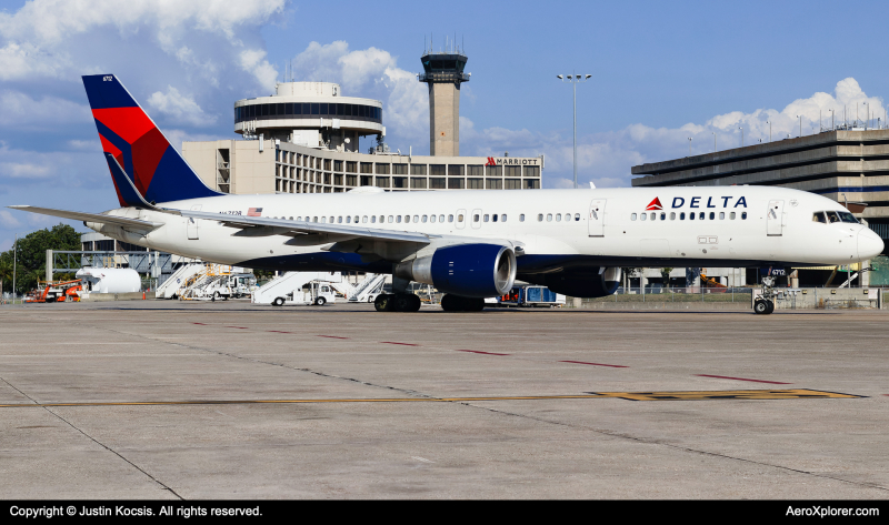 Photo of N6712B - Delta Airlines Boeing 757-200 at ktpa on AeroXplorer Aviation Database