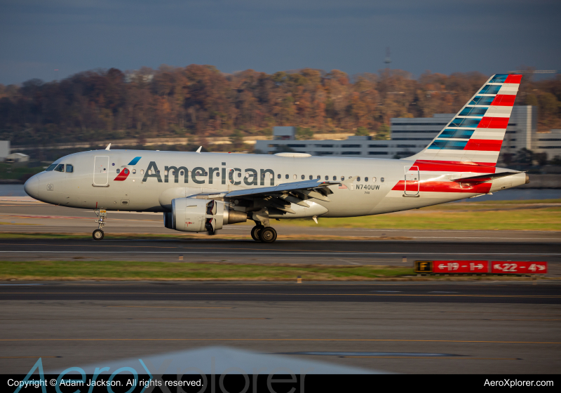 Photo of N740UW - American Airlines Airbus A319 at DCA on AeroXplorer Aviation Database