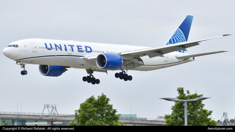 Photo of N79011 - United Airlines Boeing 777-200ER at LHR on AeroXplorer Aviation Database