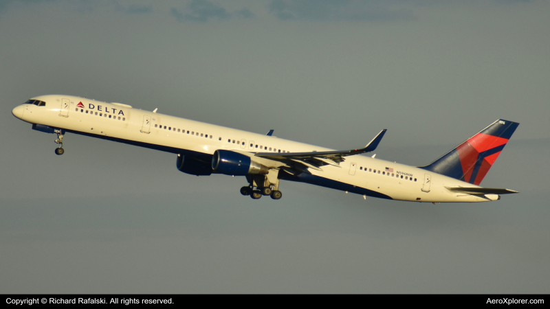 Photo of N596NW - Delta Airlines Boeing 757-300 at MCO on AeroXplorer Aviation Database