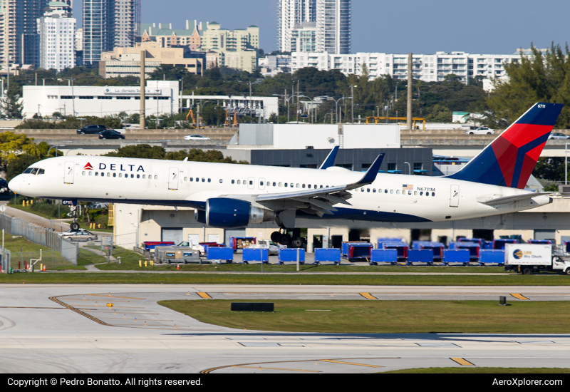 Photo of N6711M - Delta Airlines Boeing 757-200 at FLL on AeroXplorer Aviation Database