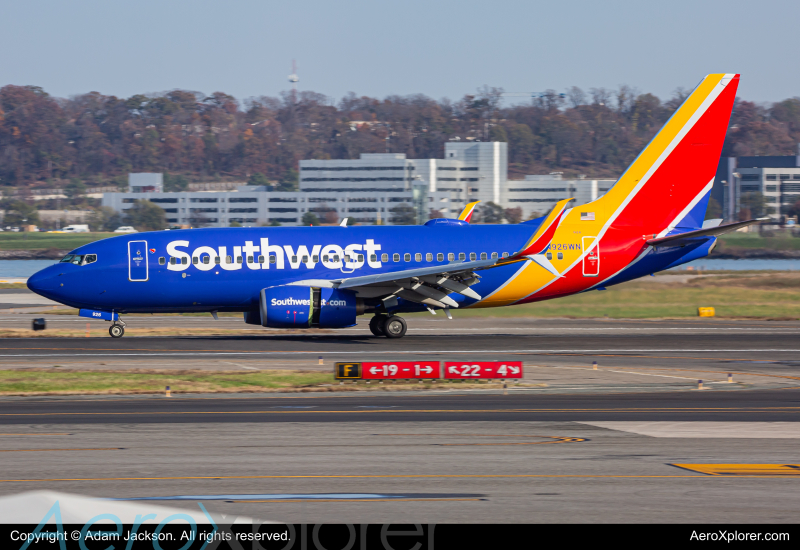 Photo of N926WN - Southwest Airlines Boeing 737-700 at DCA  on AeroXplorer Aviation Database