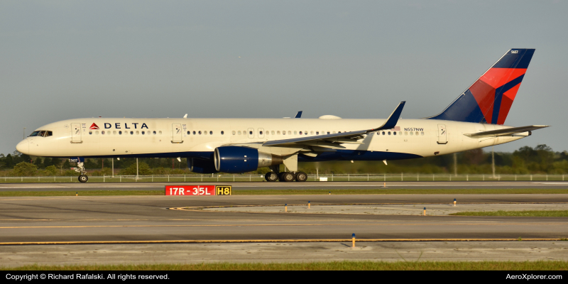Photo of N557NW - Delta Airlines Boeing 757-200 at MCO on AeroXplorer Aviation Database